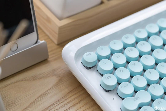 This New Mechanical Keyboard Feels Just Like A Real Typewriter From The Past