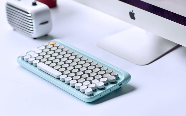 Lofree Four Seasons is a mechanical keyboard for the 21st century